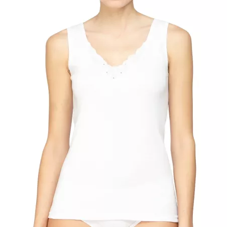 Trägershirt 7505 aus breiter Baumwolle mit besticktem Ausschnitt Avet