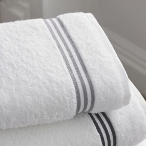 5 trucos para mantener tus toallas suaves y esponjosas como el primer día